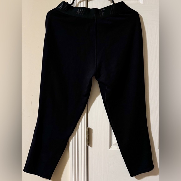 Nike DriFit Black Cropped Training Sweat | Women’s Size Small | EUC - Picture 2 of 5